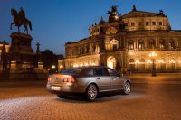 volkswagen-phaeton_2009-night-2